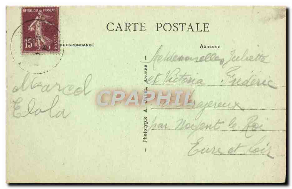 Trégastel (C.-du-N.) - Le curieux rocher (Le Parapluie) sur la Plage - A. B. — Reverso