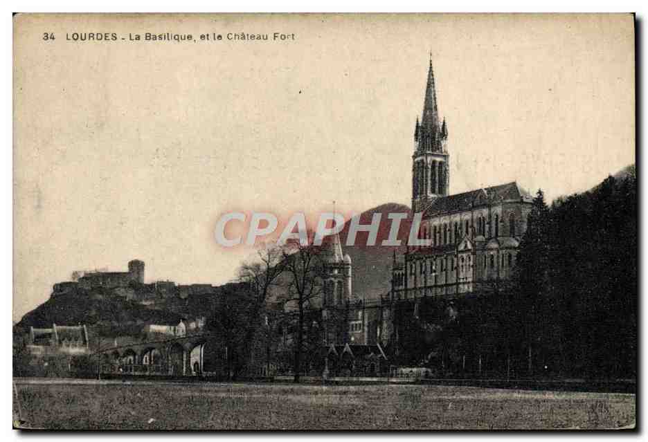 CPA Lourdes La basilique et le chateau fort 
