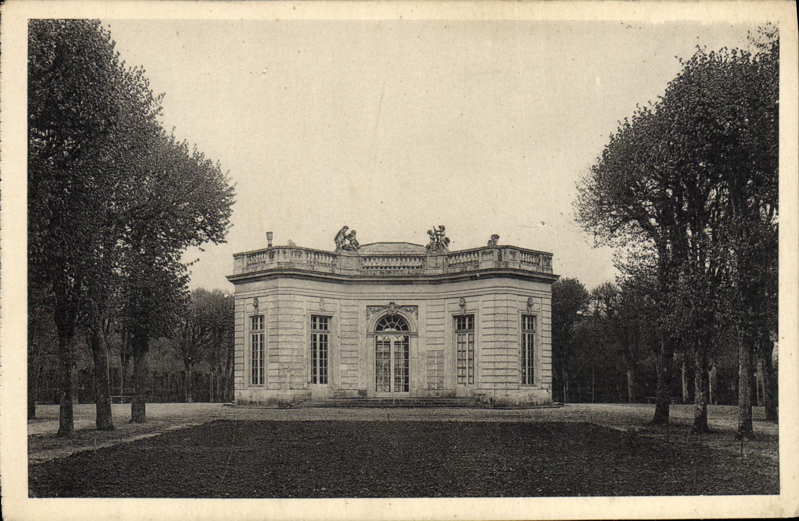 Petit Trianon — Le Pavillon Français — Édition des Musées Nationaux, n°116