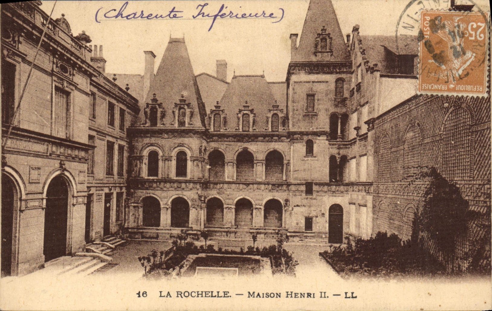 La Rochelle — Maison Henri II — LL