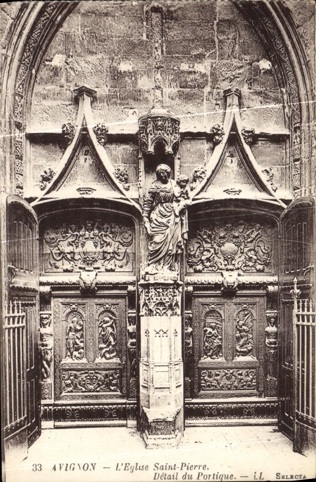 CPA Avignon L'Eglise Saint Pierre Detail du portique 