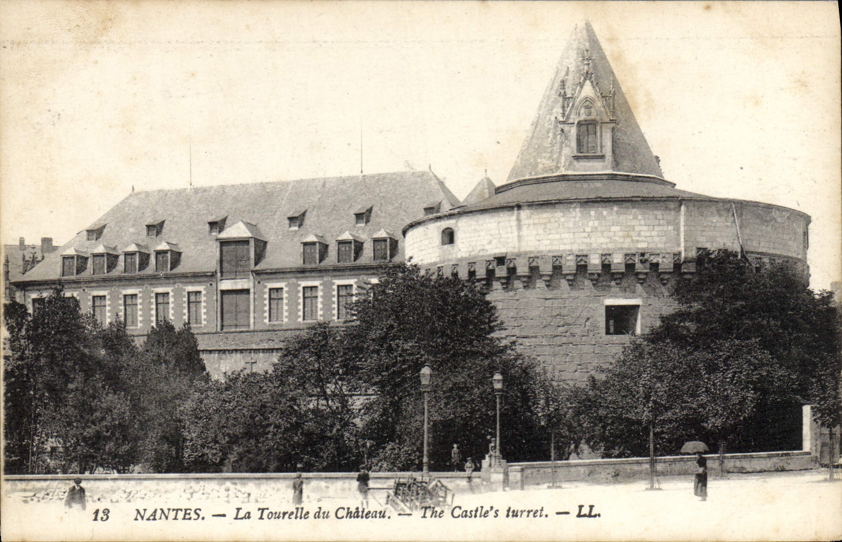 CPA Nantes La Tourelle du Chateau 