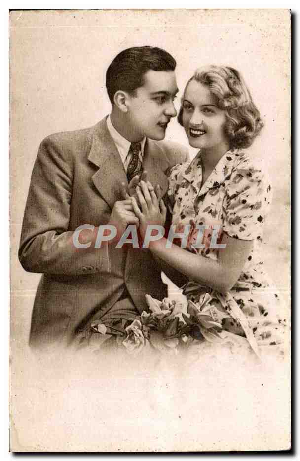Jeune couple — portrait studio — Editions L.C. Paris