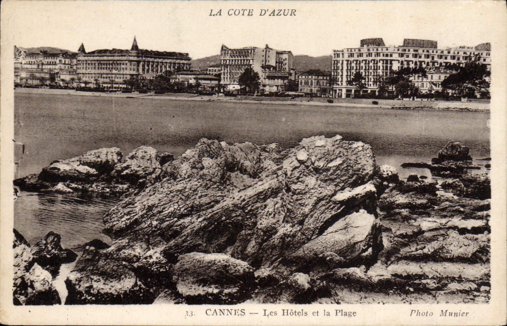 Cannes — Les Hôtels et la Plage — Photo Munier