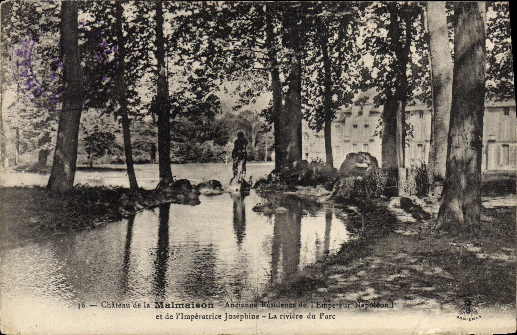 CPA Chateau de la Malmaison Ancienne residence de l'empereur Napoleon 1er et de l'imperatrice Josephine La riviere 