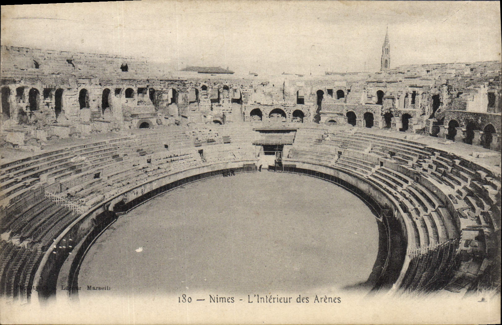 Nîmes - L'Intérieur des Arènes — L. Lepour Marselli, n° 180