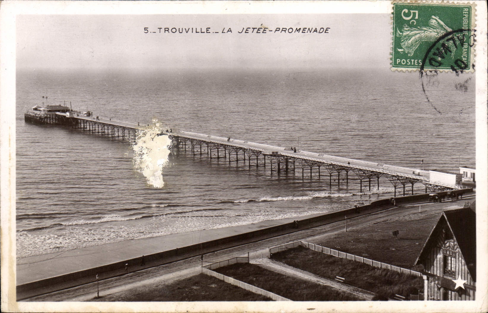 CPA Trouville La Jetee Promenade