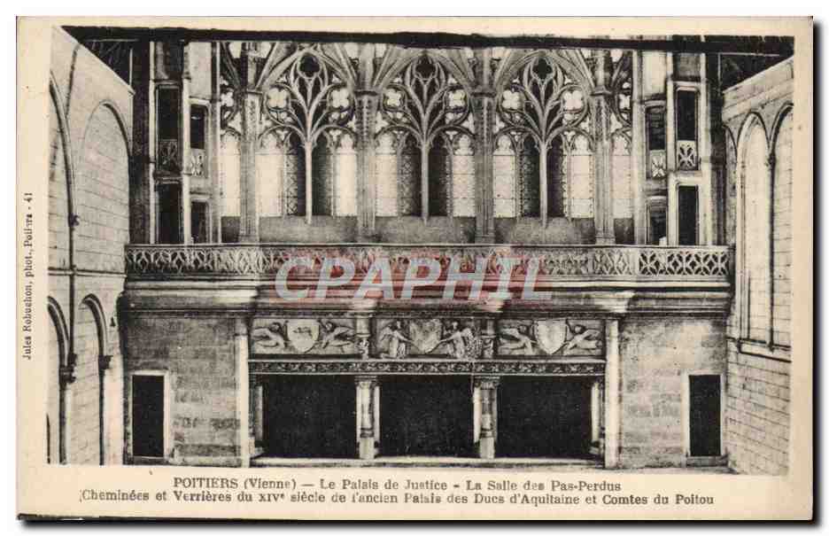 CPA Poitiers Le Palais de Justice La Salle des Pas Perdus Cheminee et verrieres 