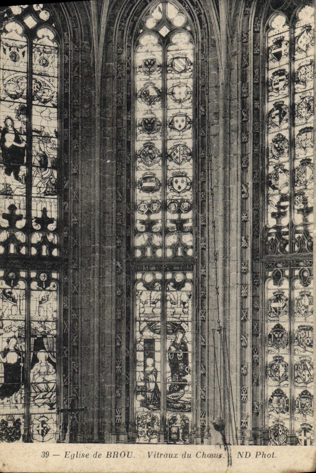 Église de BROU — Vitrail du Chœur — ND Phot.