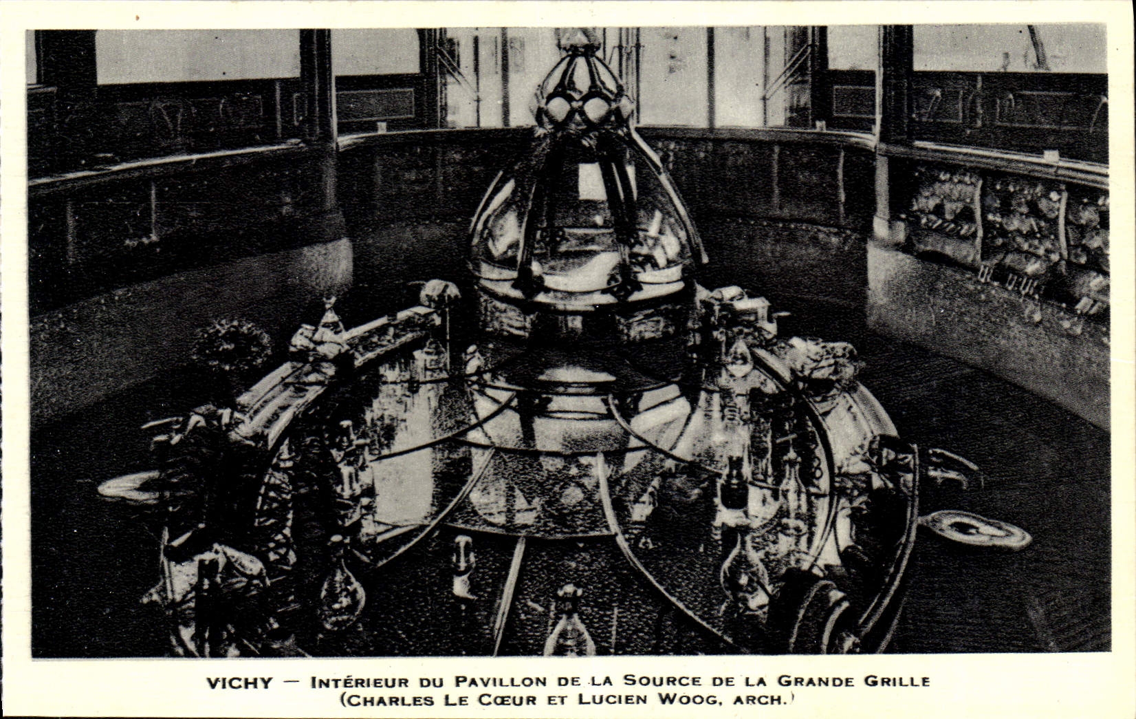 CPA Vichy Interieur Du Pavillon De La Source De La Grande Grille
