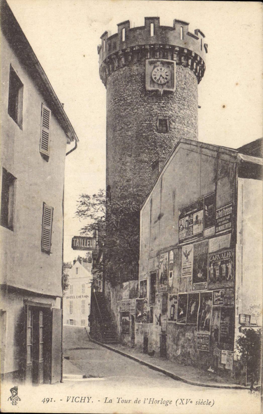 CPA Vichy La Tour De I'Horloge Tailleur