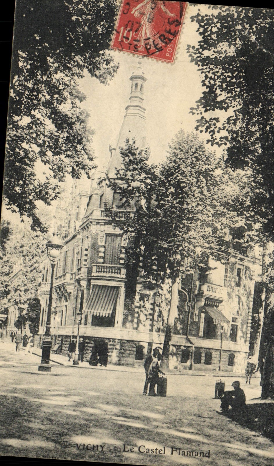 CPA Vichy Le Castel Flamand