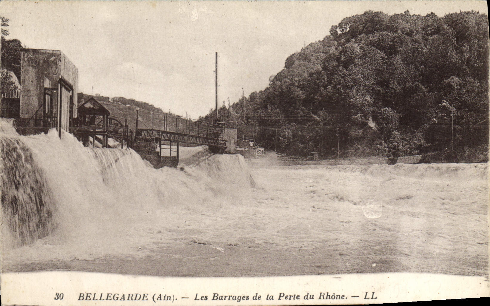 Bellegarde (Ain) — Les Barrages de la Perte du Rhône — LL