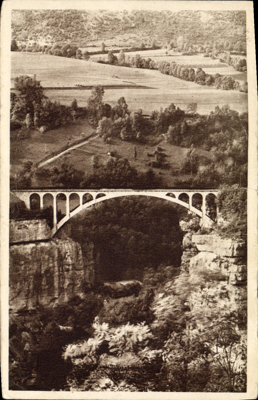 CPA Environs de Bellegarde Pont du moulin des pierres