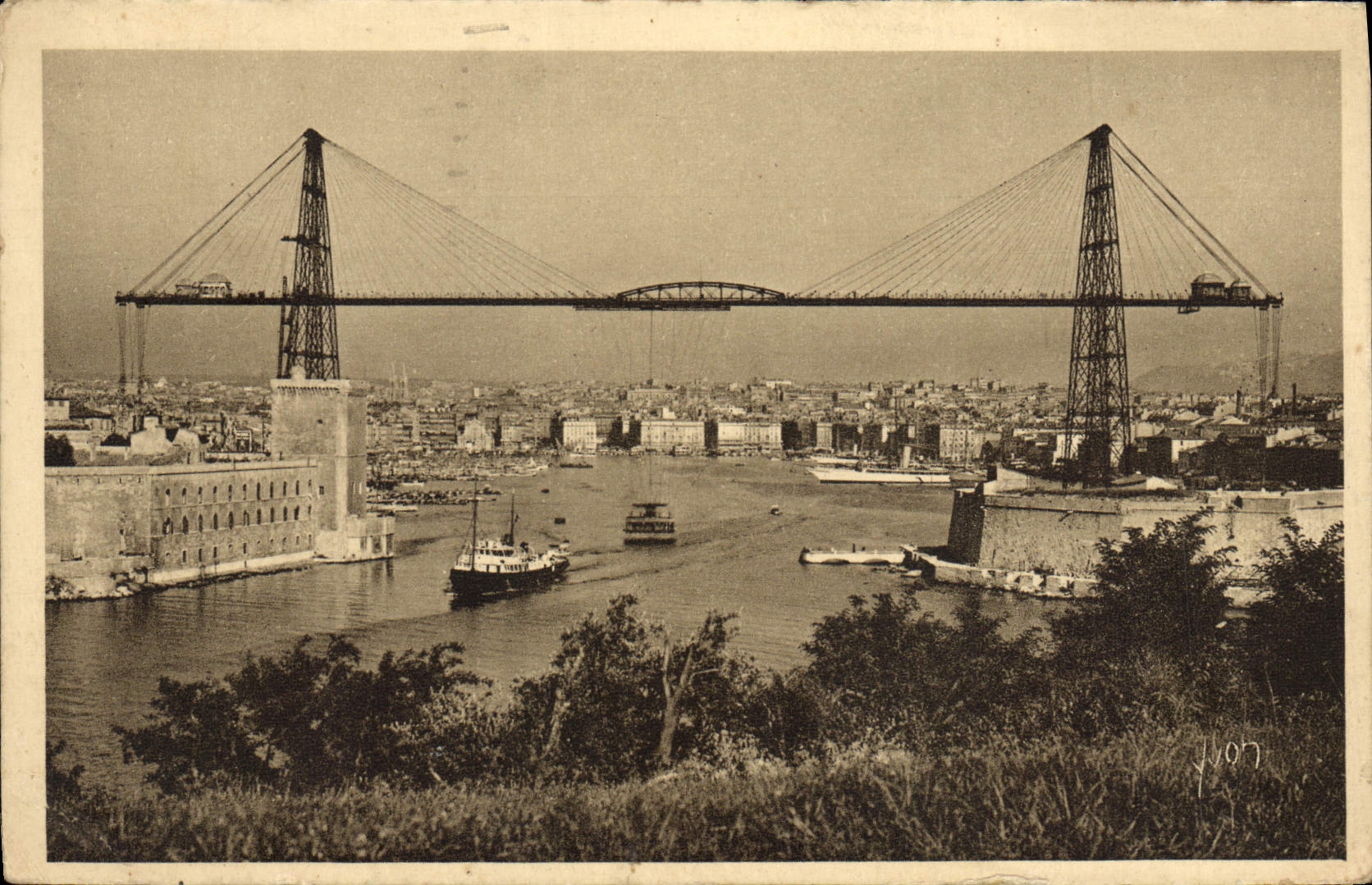 CPA Marseille Entree Du Vieux Port Et Pont Transbordeur
