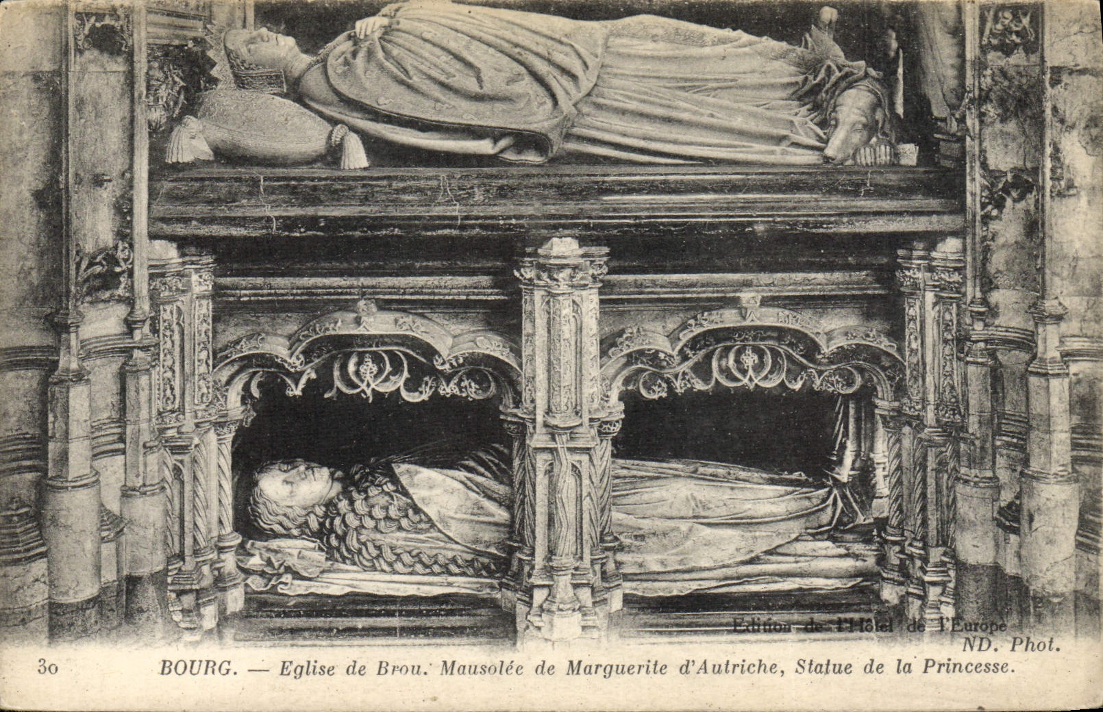 CPA Bourg Eglise De Brou Mausolee de Marguerite d'Autriche Statue de la princesse 