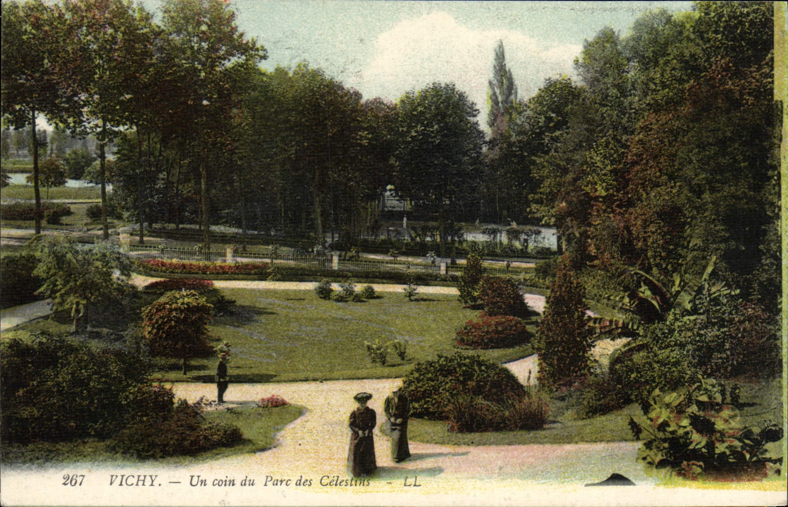 CPA Vichy Un Coin Du Parc Des Celestins