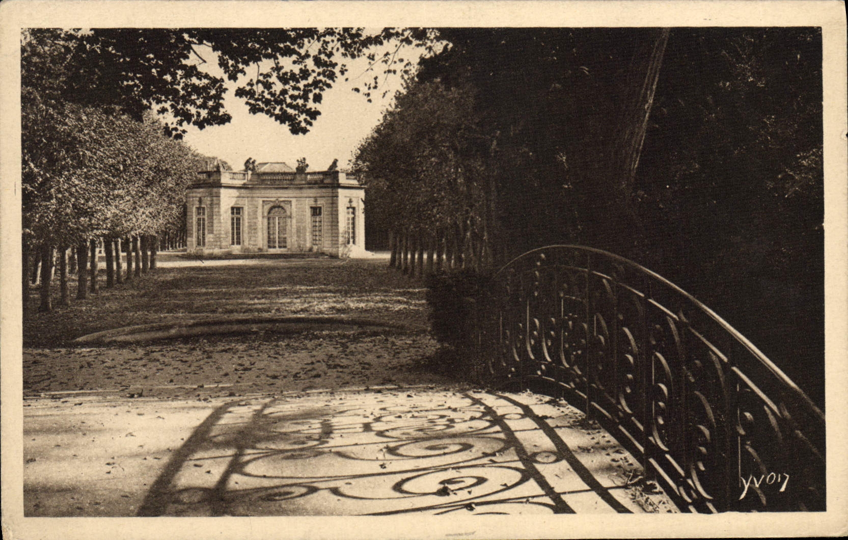 Petit Trianon — Le Pavillon français — Édition d'Art YVON