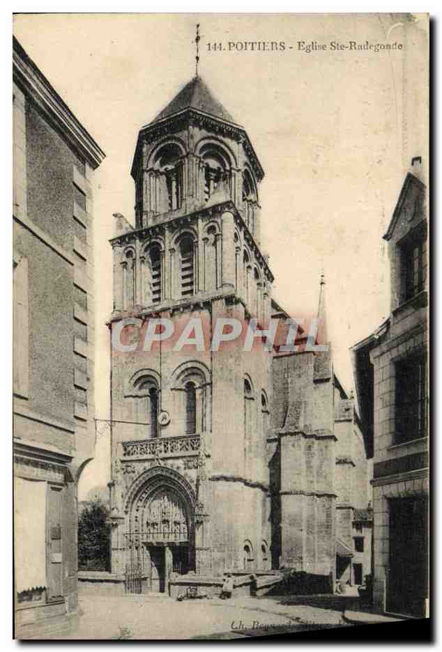 CPA Poitiers Eglise Ste Radegonde
