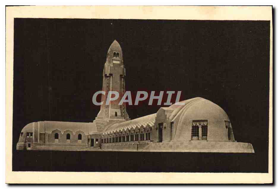 Ossuaire et Phare de DOUAUMONT — Arrière du Monument - Chapelle Catholique — Édition Photo-Verdun