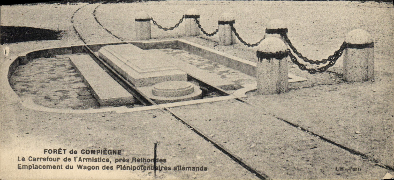 Forêt de Compiègne — Carrefour de l'Armistice — Emplacement du wagon des plénipotentiaires allemands — L.H., Paris