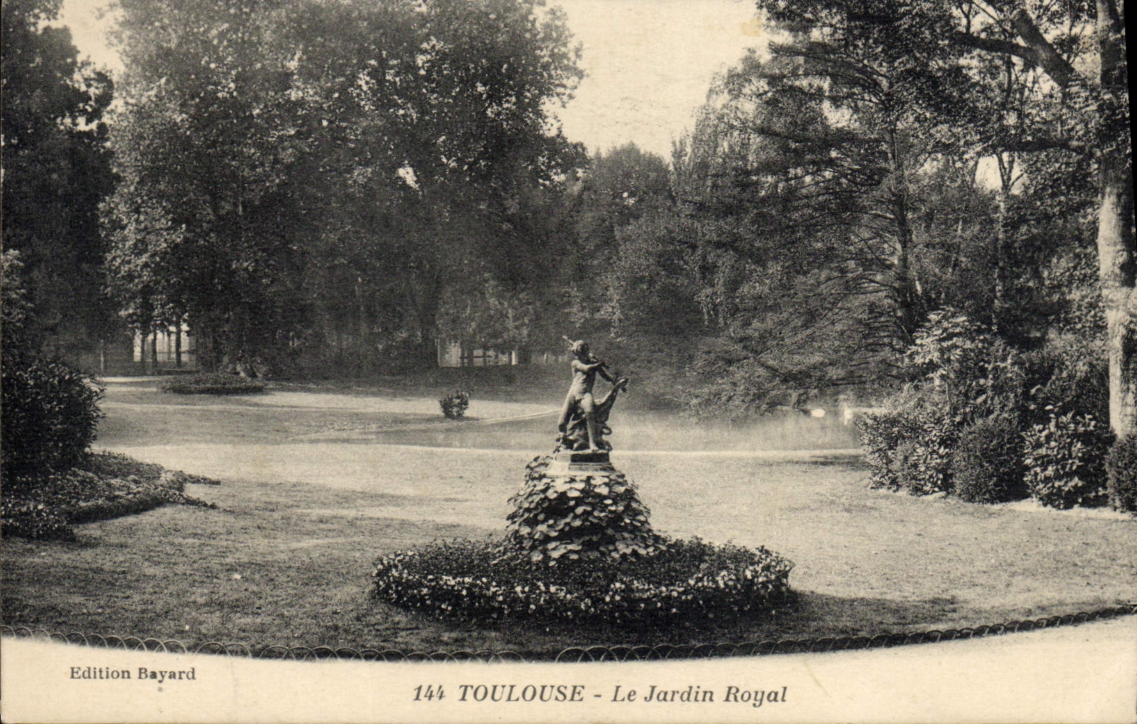 Toulouse - Le Jardin Royal — statue centrale dans un parc arboré — Edition Bayard, n° 144