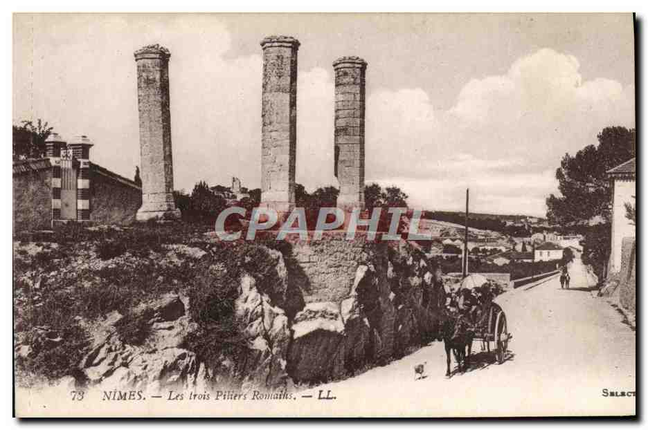 Nîmes — Les trois Piliers Romains — LL. Select