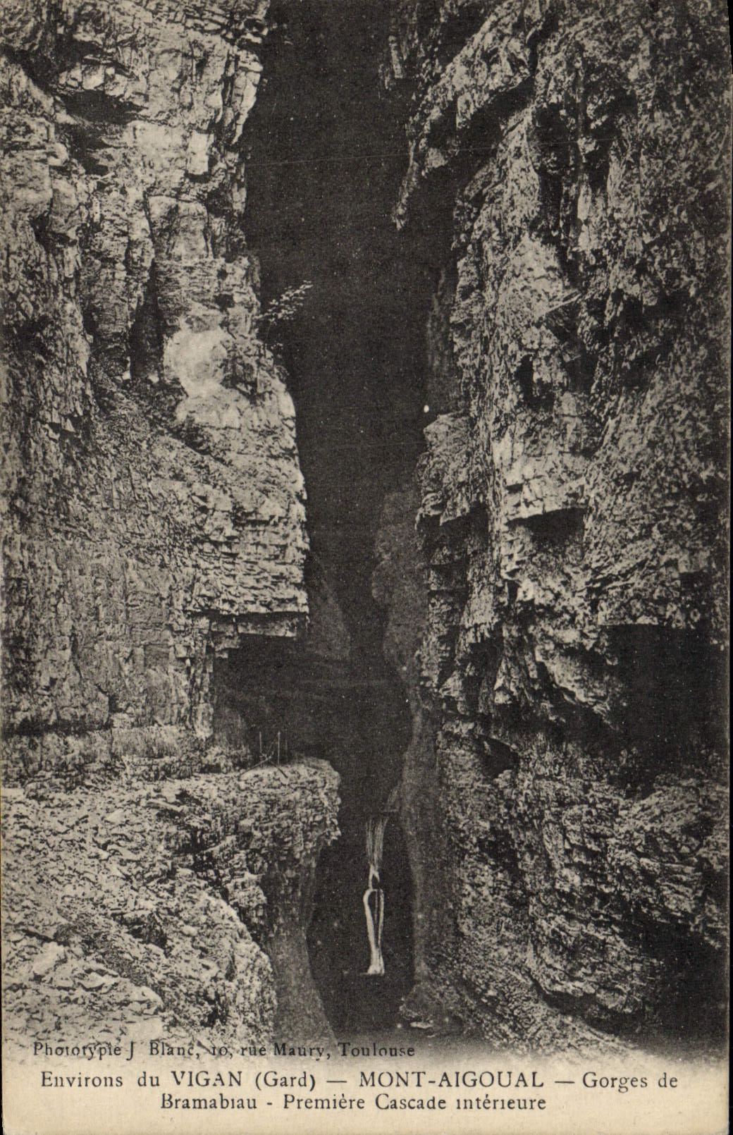 CPA Environs de Vigan Mont Aigoual Gorges de Bramabiau Premiere cascade interieure 