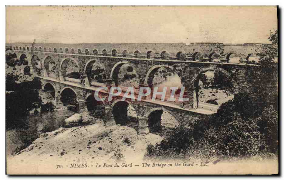 CPA Nimes Le Pont Du Gard