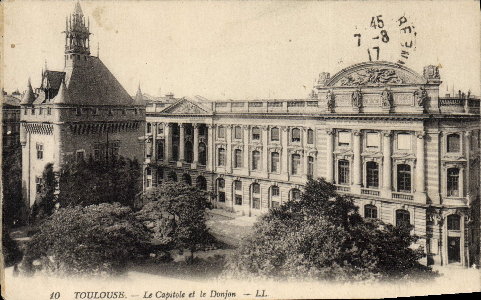 CPA Toulouse Le Capitole Et Le Donjon