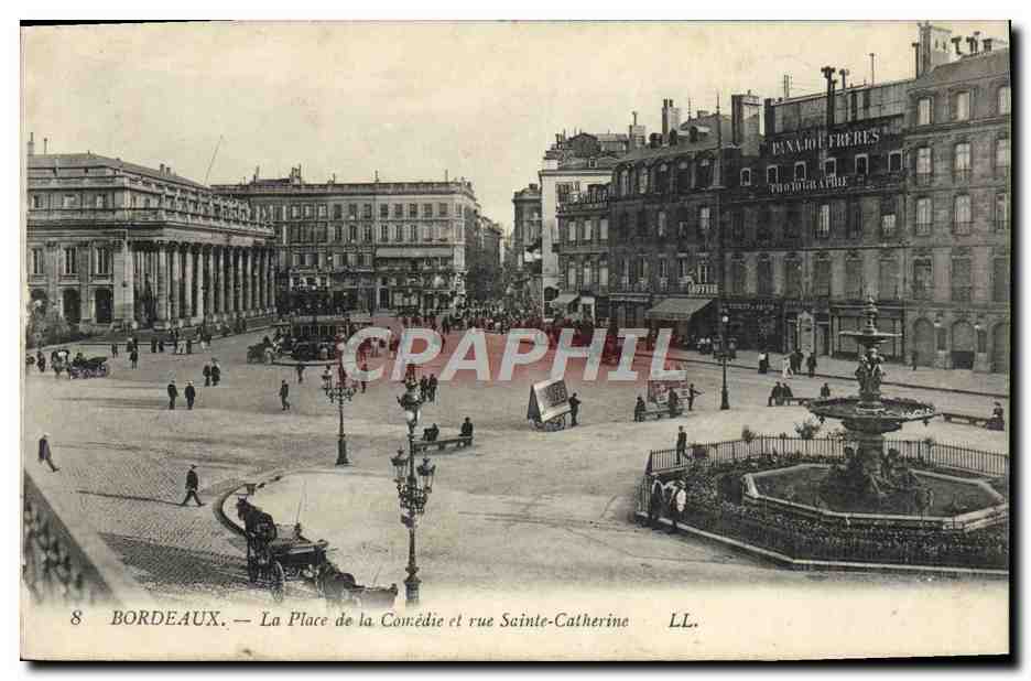 CPA Bordeaux La Place de la Couredie et rue Sainte Catherine