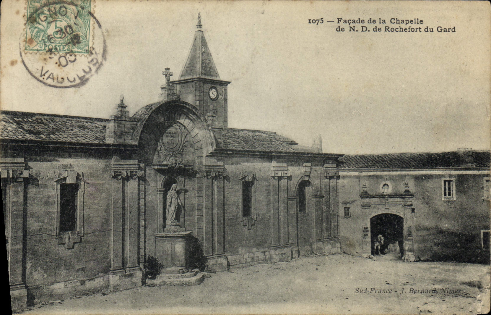 CPA Facade De La Chapelle de ND Rochefort Du Gard