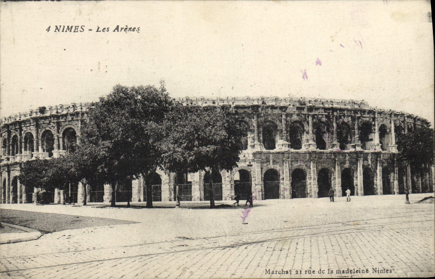 Nîmes - Les Arènes — vue de l'amphithéâtre antique — éditeur Marchat, n°4