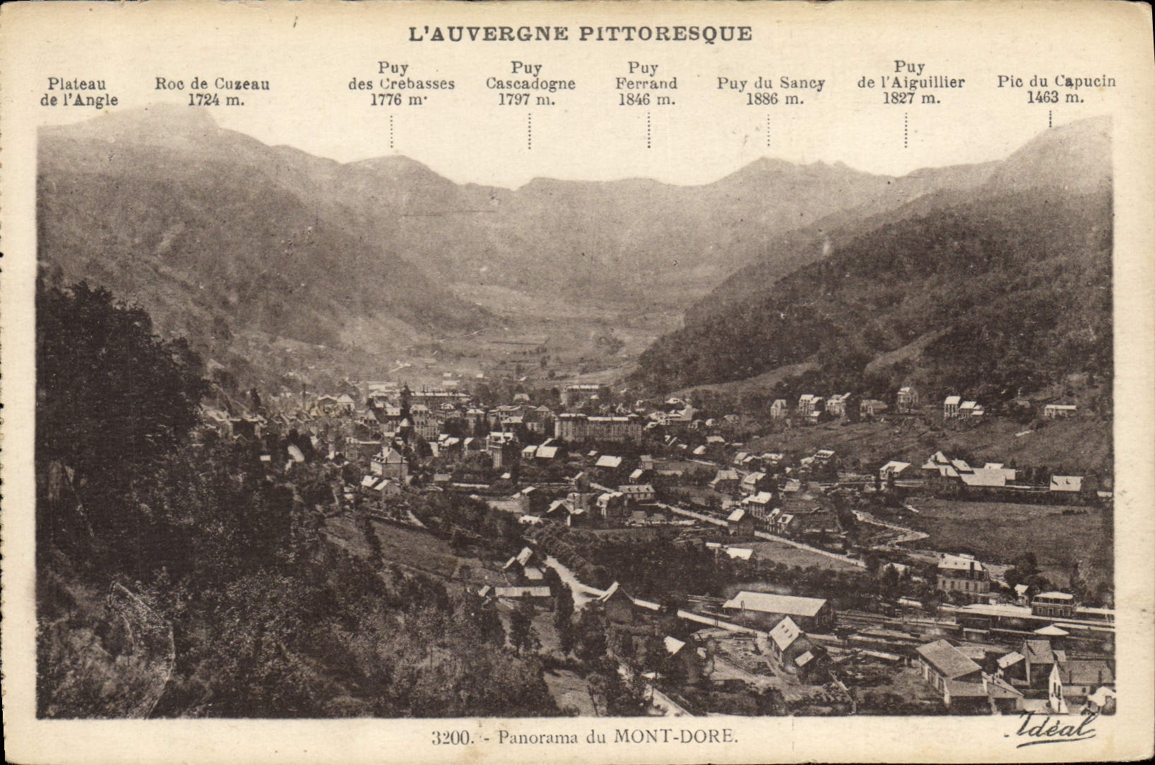 CPA L'Auvergne Panorama du Mont Dore