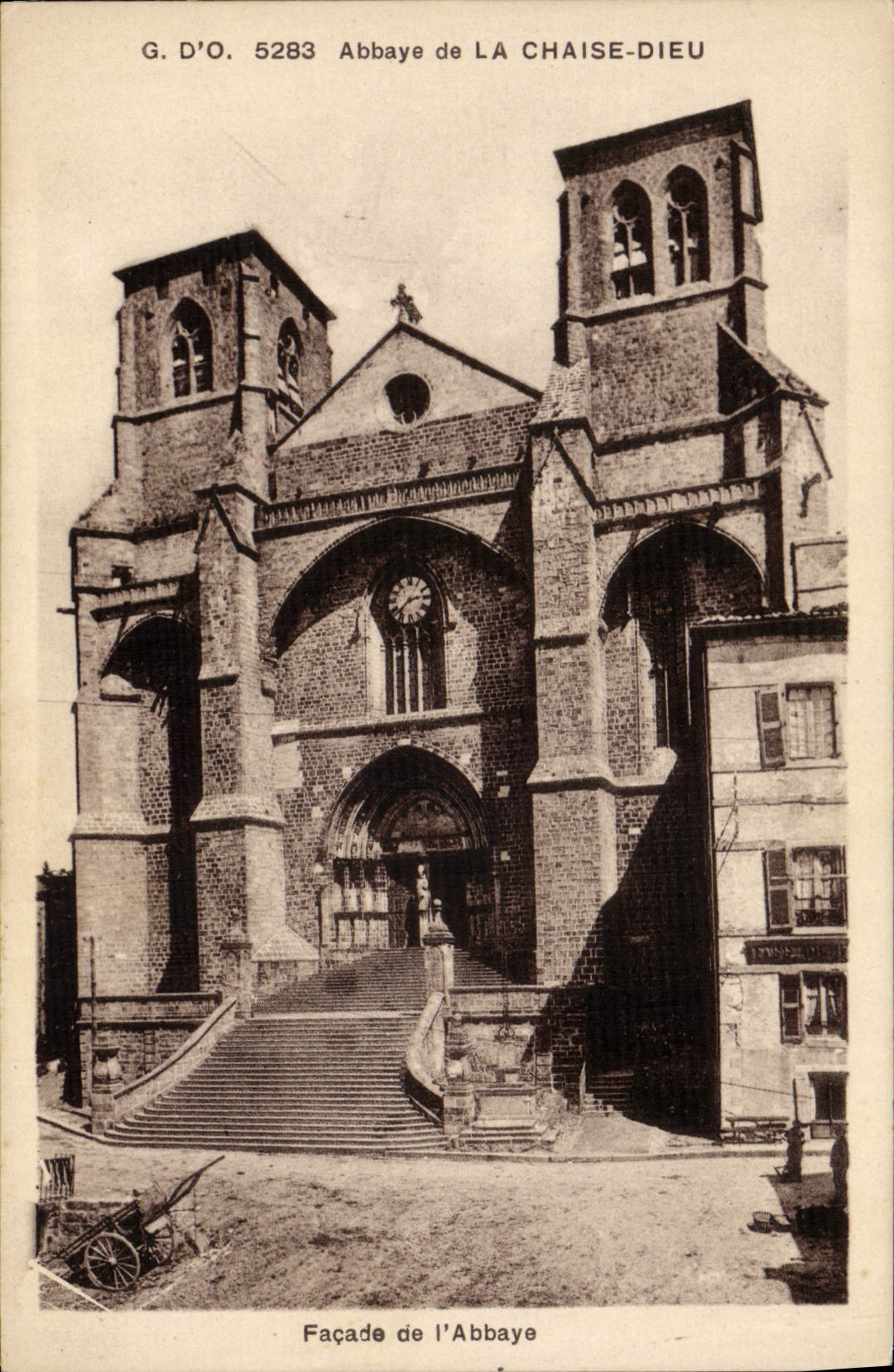 CPA Abbaye De La Chaise Dieu Facade de l'abbaye