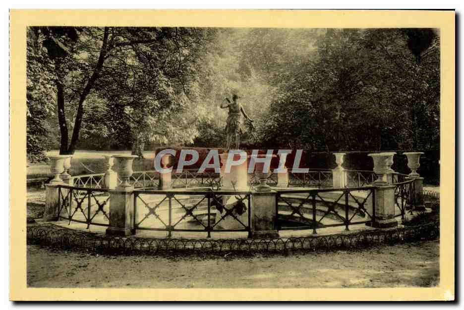 Fontaine de Diane — Château de Fontainebleau — Édition des Musées Nationaux n°45