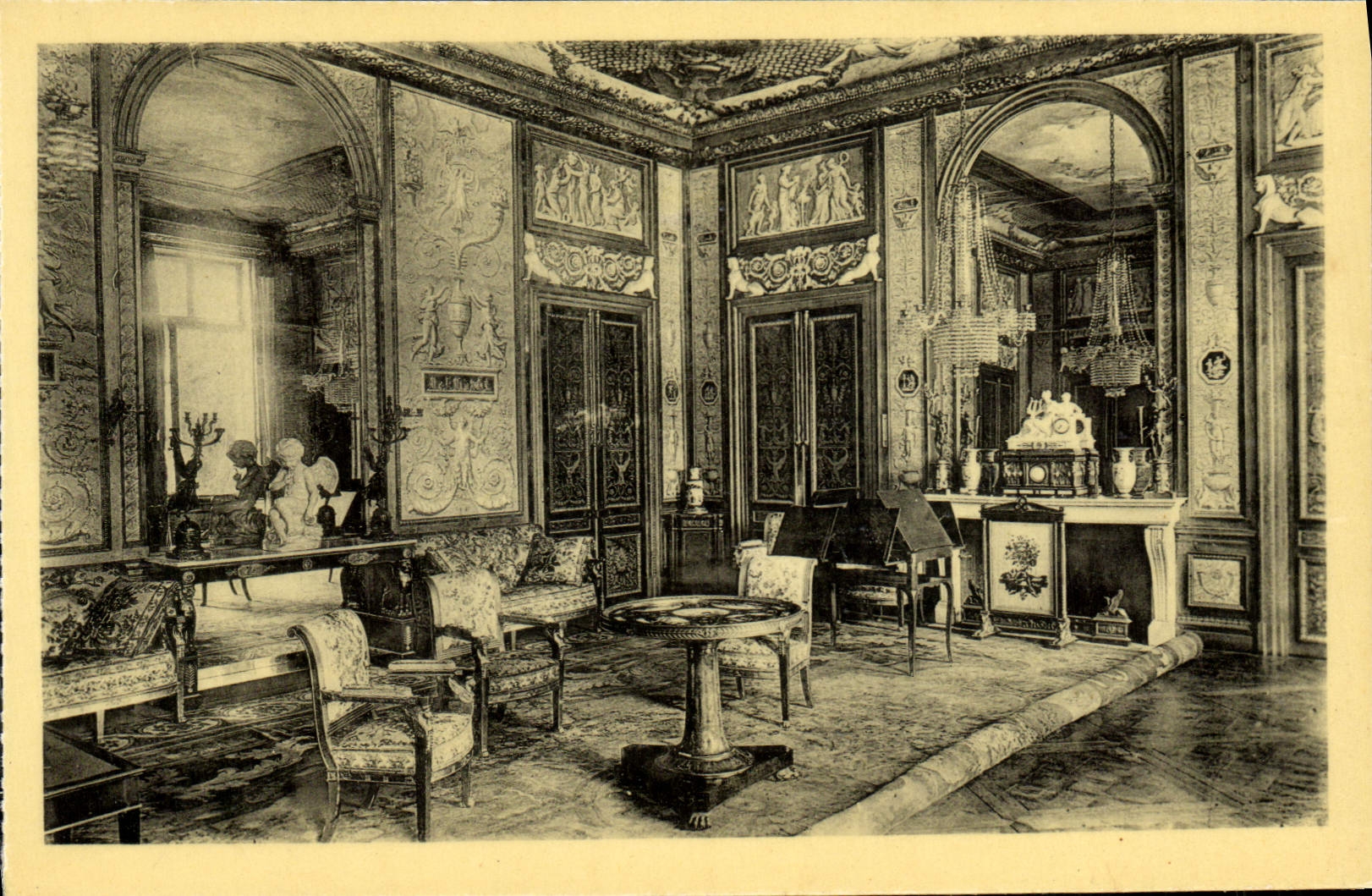 Château de Fontainebleau — Salon de musique de Marie-Antoinette — Édition des Musées Nationaux
