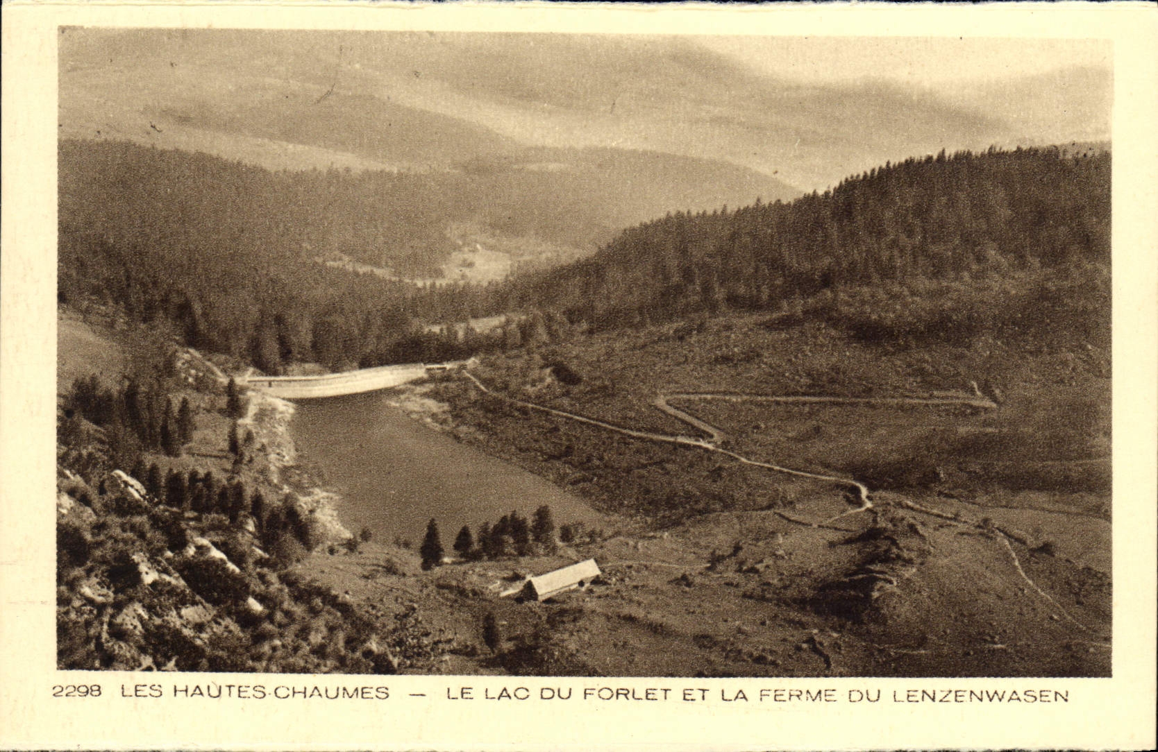 Les Hautes-Chaumes — Le Lac du Forlet et la Ferme du Lenzenwase
