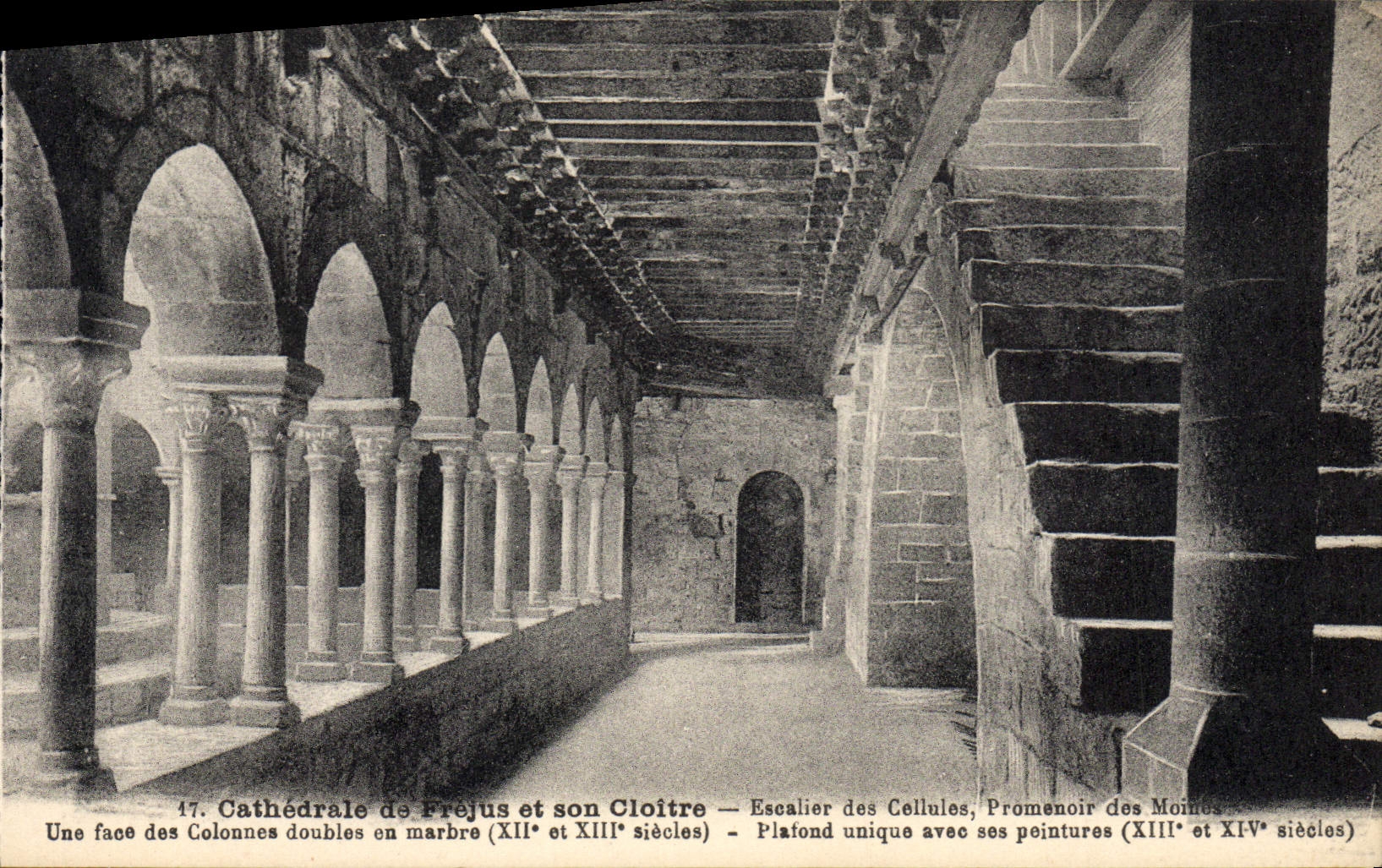 Cathédrale de Fréjus et son Cloître — Escalier des Cellules, Promenoir des Moines