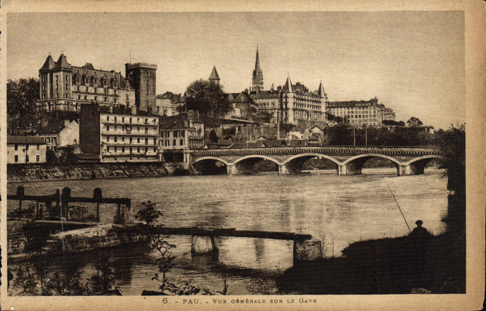Pau — Vue générale sur le Gave — Labouche Frères Toulouse n°6