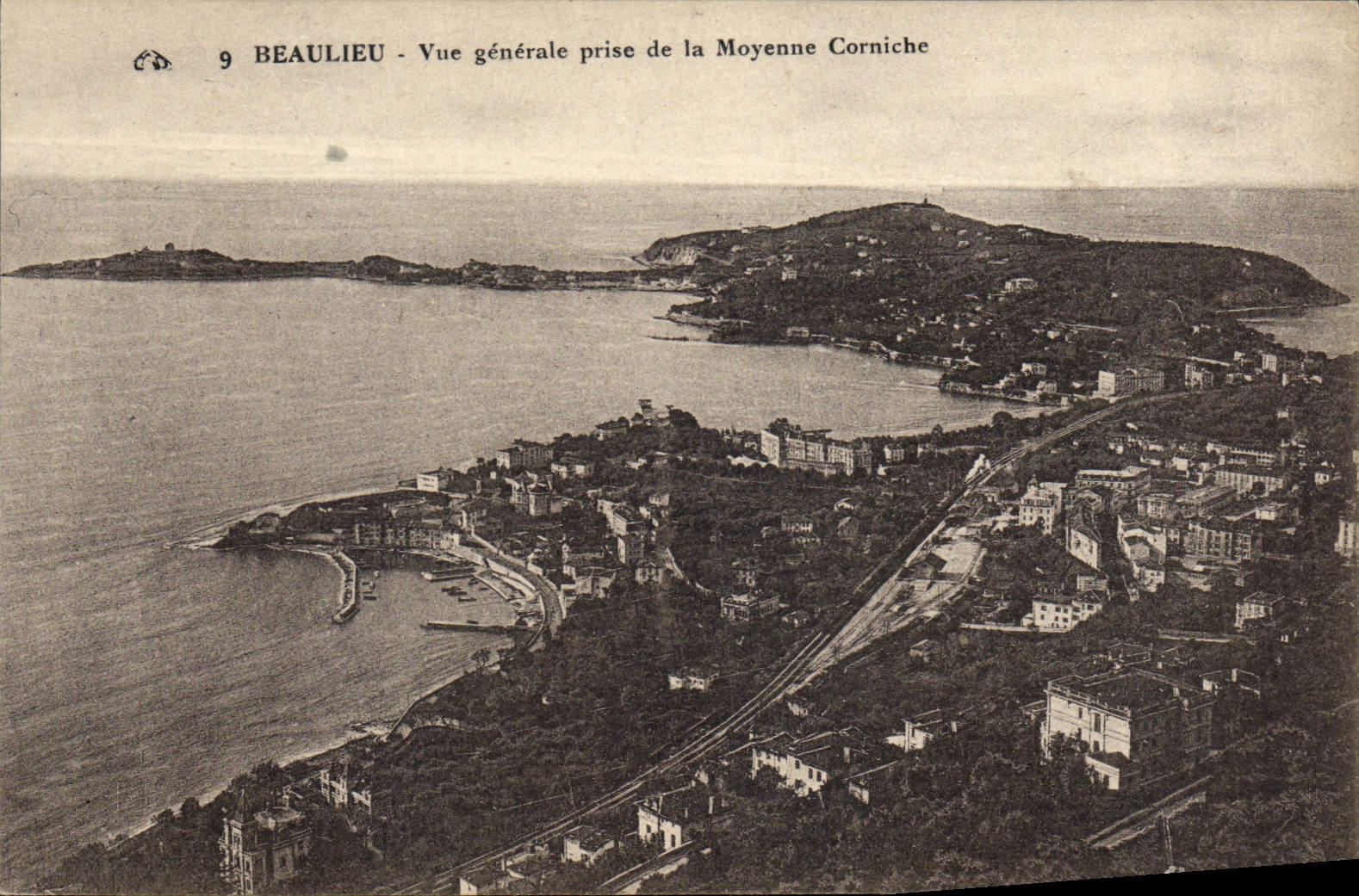 CPA Beaulieu Vue Generale Prise De La Moyenne Corniche
