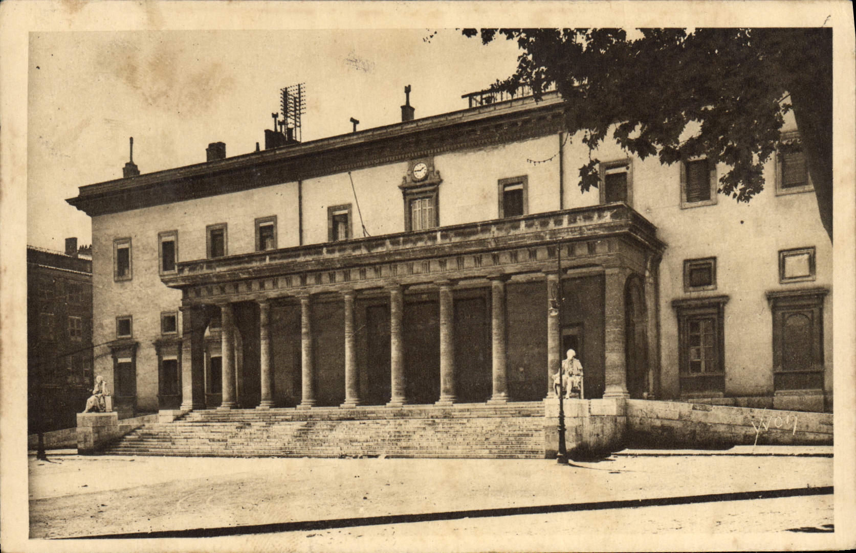 CPA Aix En Provence Le Palais De Justice