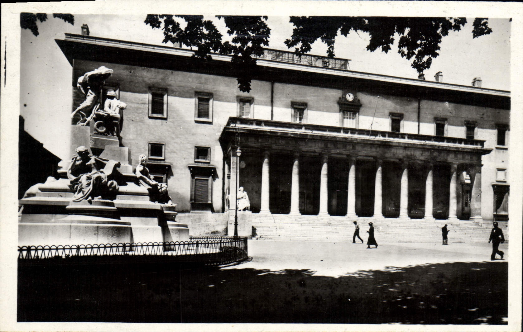 Aix-en-Provence — Palais de Justice — CPA n°194
