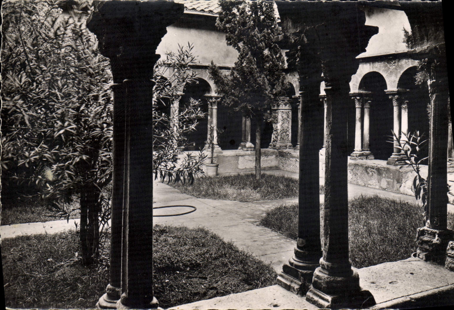 Aix-en-Provence — Le Cloître — Éditions Atigny