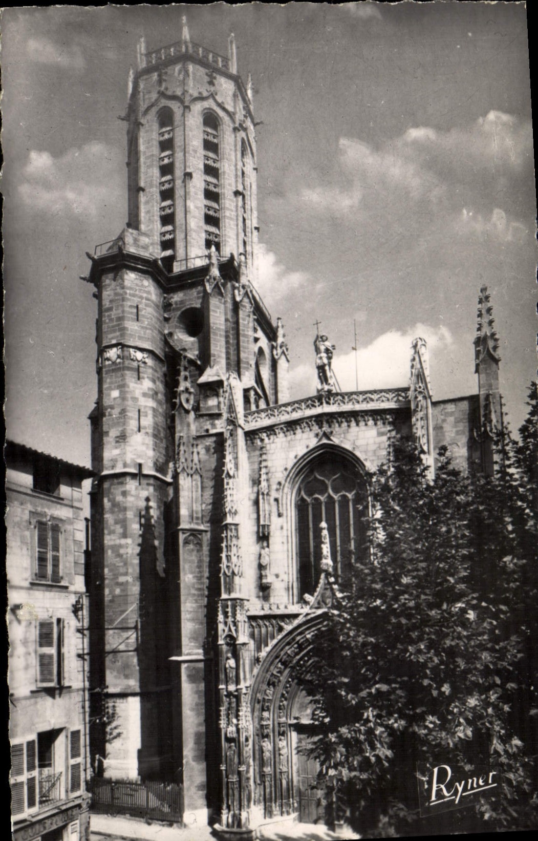 Aix-en-Provence — Cathédrale Saint-Sauveur, façade et clocher XVᵉ siècle — Éditions Modernes de France