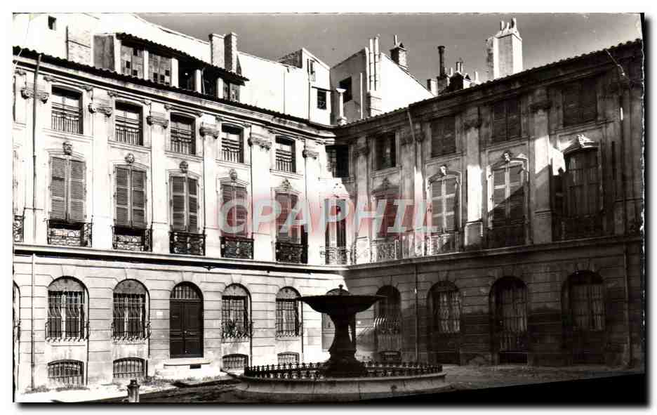 Place Albertas — Aix-en-Provence — vue de la fontaine et des bâtiments — C. des Arts Photomécanique