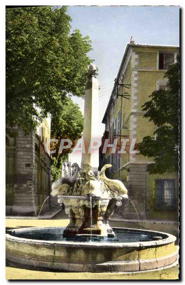 Fontaine des Quatre Dauphins — Aix-en-Provence — Société Éditions du Roy René