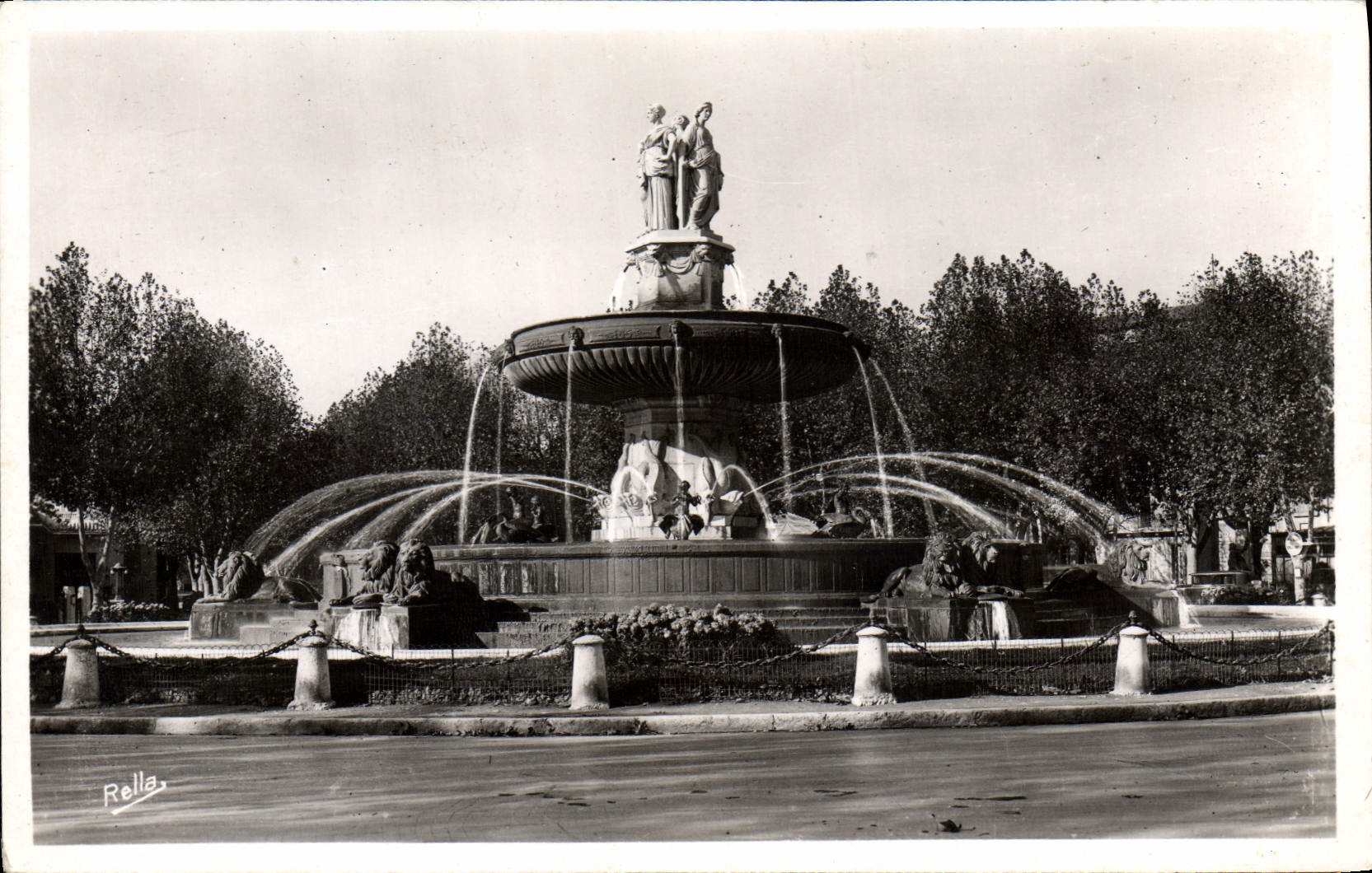 La Grande Fontaine — Aix-en-Provence — Rella