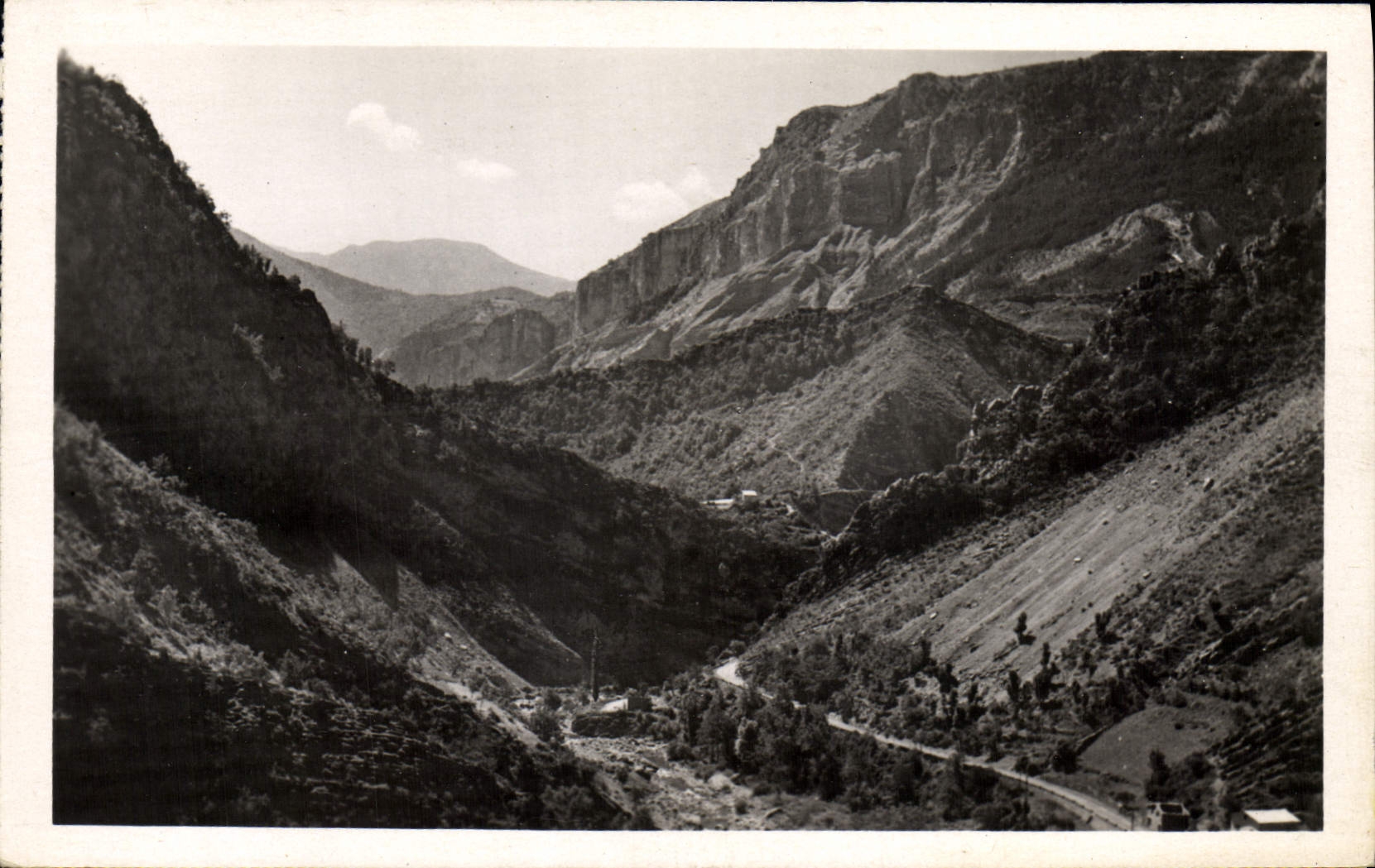 CPA Les Beaux Sites Des Alpes Maritimes Les gorges du Cians vues du prc d'Astier 