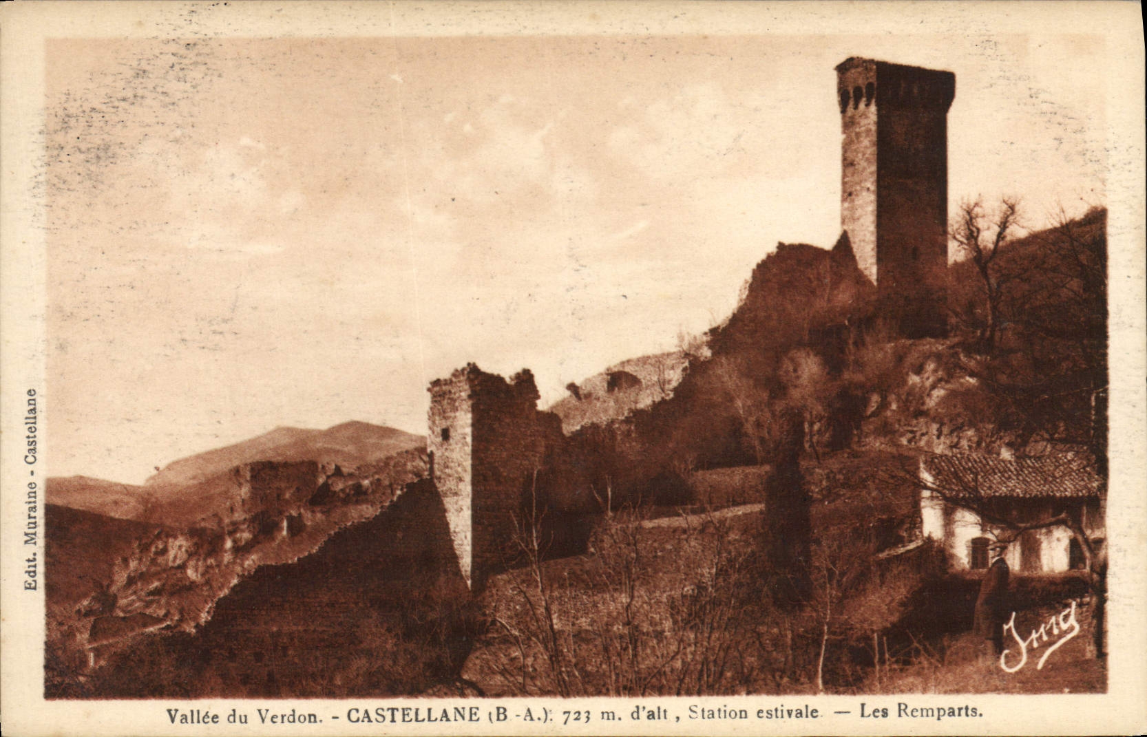 CPA Vallee du Verdon Castellane Station Estivale Les Remparts